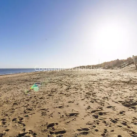 8 Berth Chalet To Hire At Bermuda Holiday Park Nearby Hemsby Beach Ref 18192B Esterno foto
