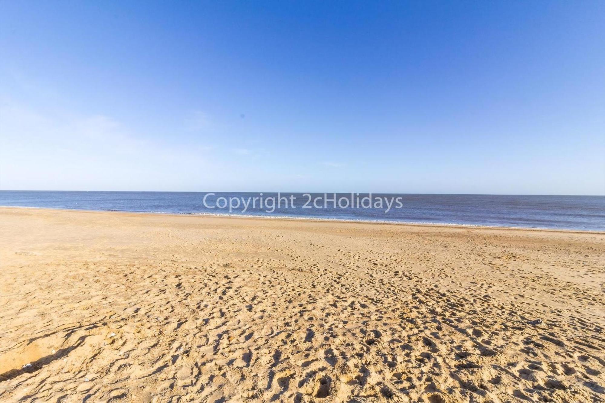 8 Berth To Hire At Bermuda Nearby Ref 18192b Chalet